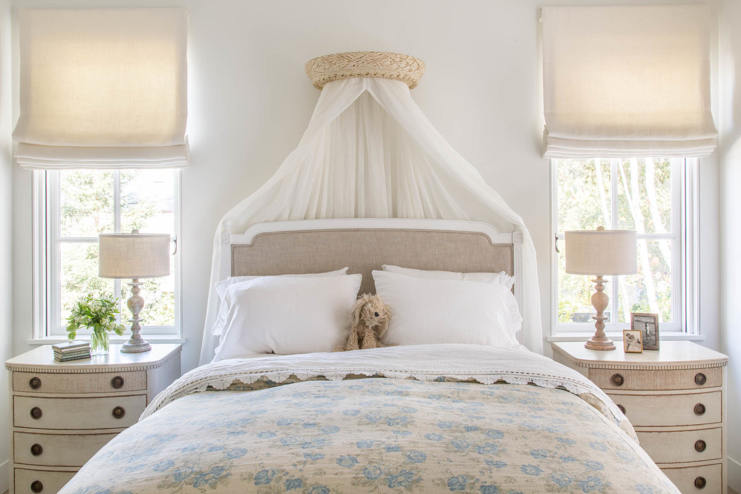 Beautiful modern farmhouse style bedroom inspiration (Giannetti Home) on Hello Lovely Studio