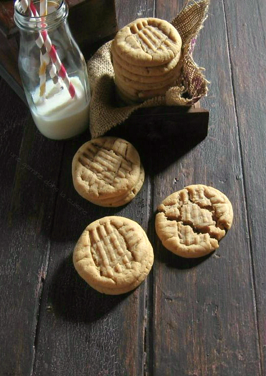 Chewy Peanut Butter Cookies (Soft Old Fashioned Recipe) - Olives + Thyme