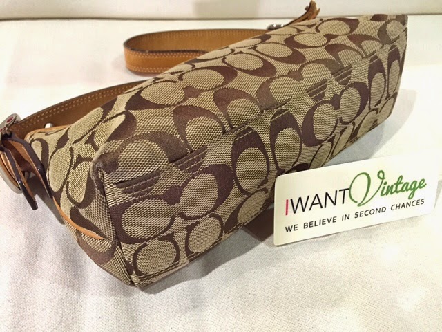 I Want Vintage | Vintage Designer Handbags: Coach (J05M-8K01) Signature Small Shoulder Bag-Khaki