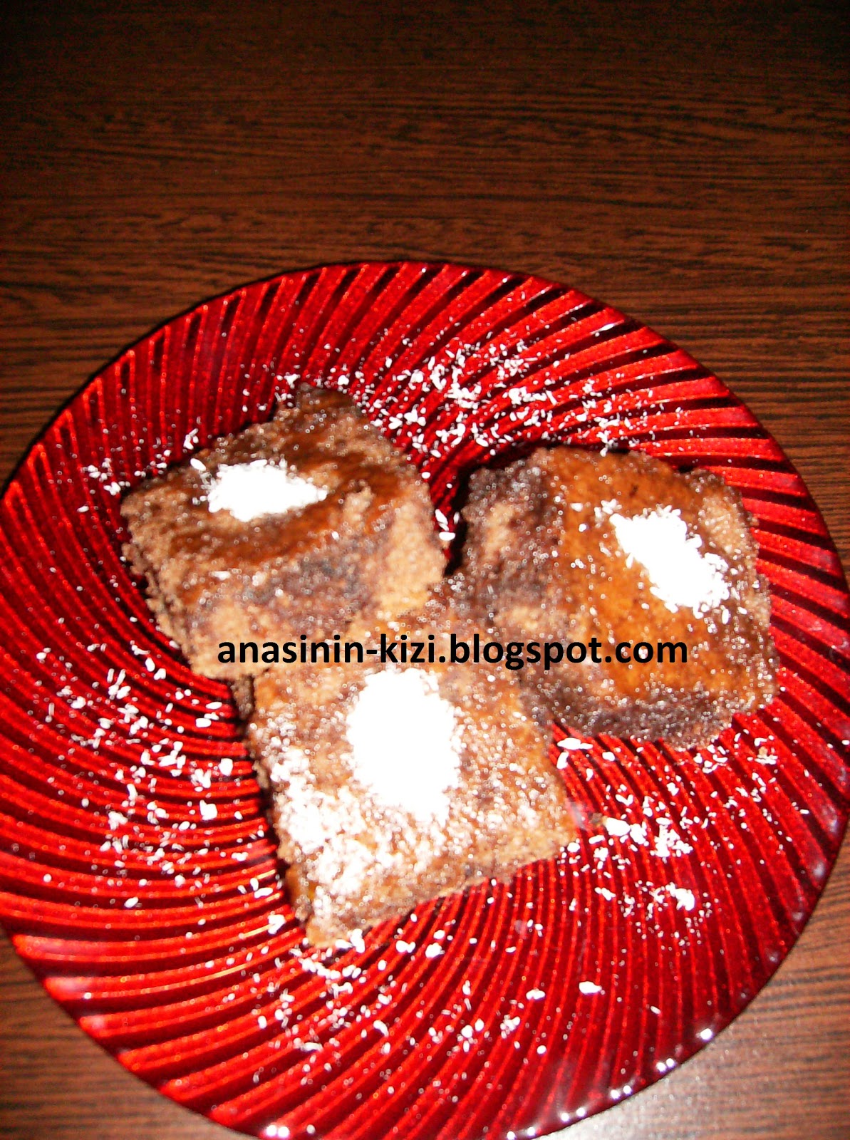 Anasının Kızı Mutfakta ISLAK KEK