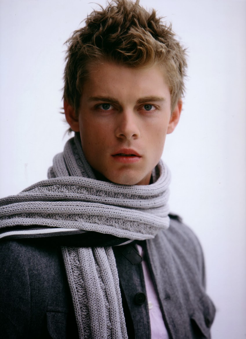 Celebrities: LUKE MITCHELL