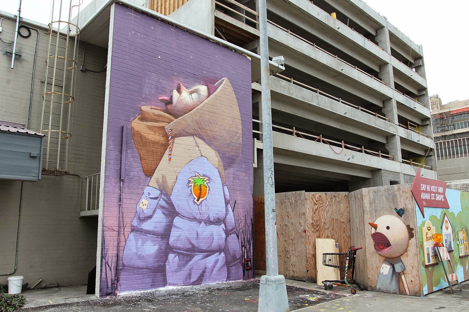 Sainer and Bezt from Etam Cru are currently in Honolulu, Hawaii where they were invited to paint for Pow! Wow! 2015.