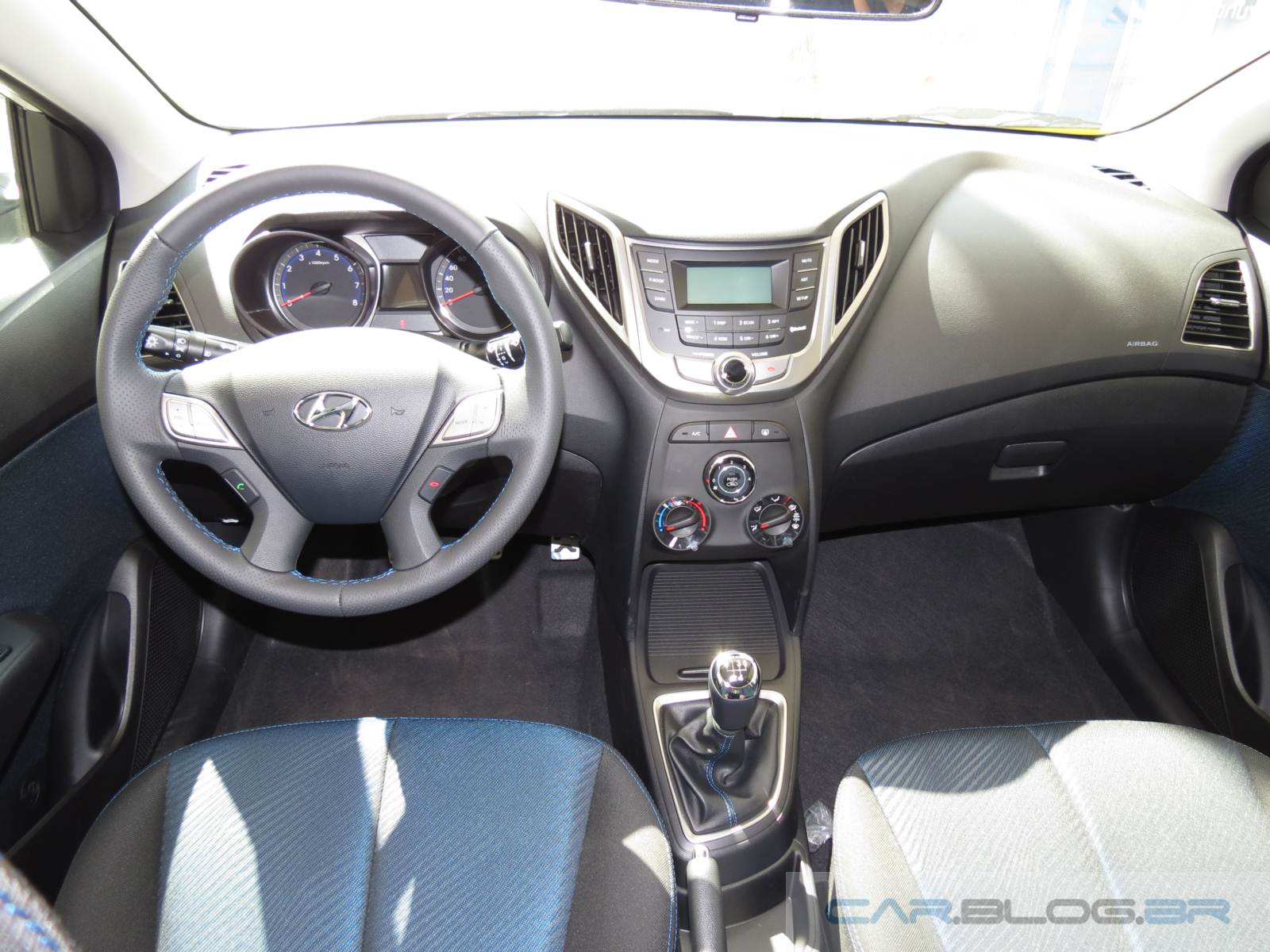 Hyundai HB20 2015 - Branco - interior