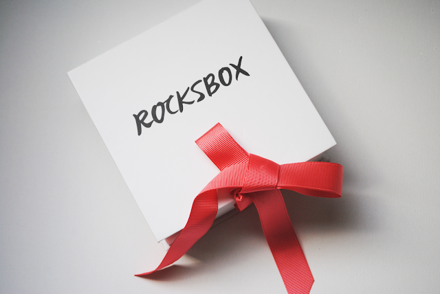 A review of the Rocksbox subscription service featuring Loren Hope, Kendra Scott and Gorjana pieces.