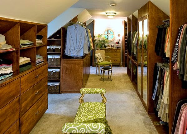 Dressing rooms, a space dedicated to clothing
