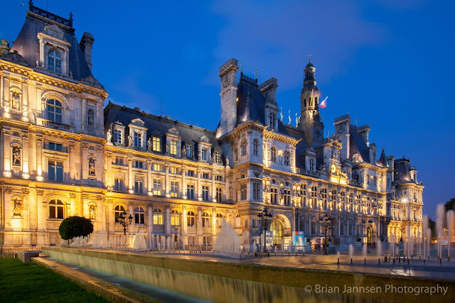 The magnificent Hôtel de Ville stands upon the ground that has been site of Paris' municipality since 1357.