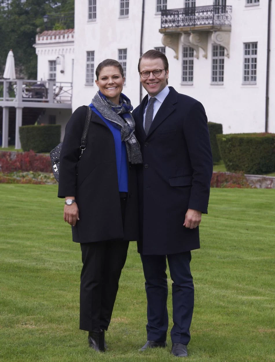 Aujourd'hui, la Princesse Victoria et le Prince Daniel ont visité Ostra Goinge , dans le Comté de Skane