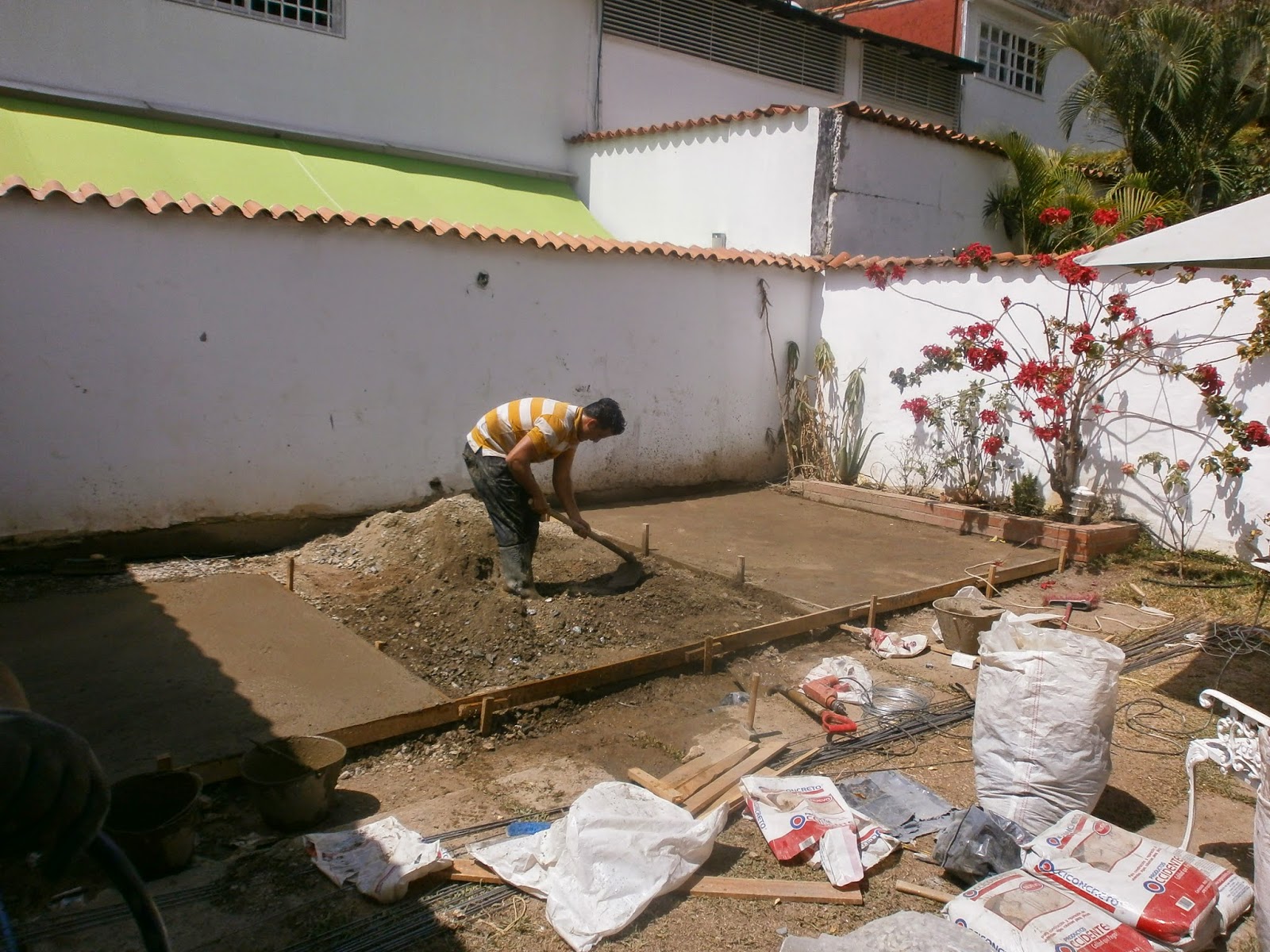 DECORA-YA / Remodelación de un Patio.