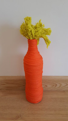 Upcycled: glass bottle to Easter decor Upcycled: glass bottle to Easter decor