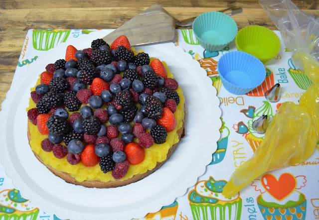 Tarta De Crema De Naranja Y Frutos Rojos
