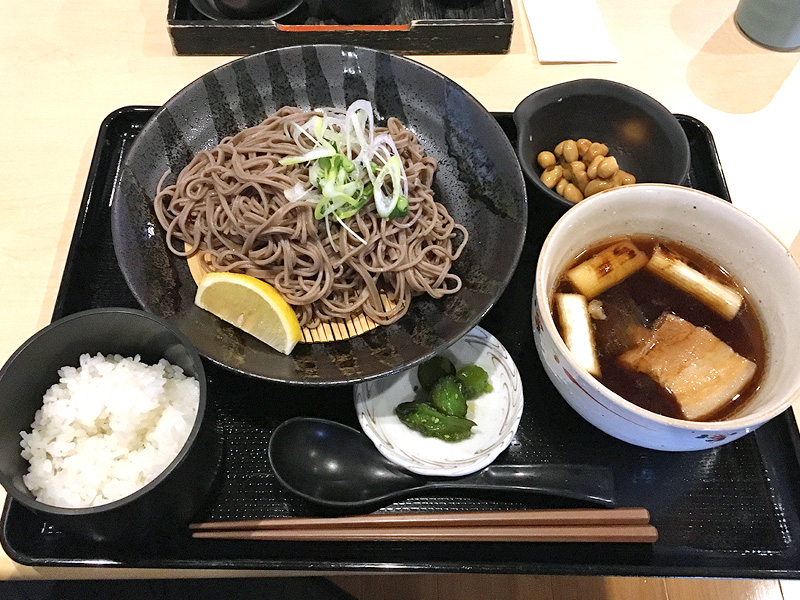 上野でおいしいゴハン 旬彩遊食おのやの おのや名物 汁蕎麦 0円