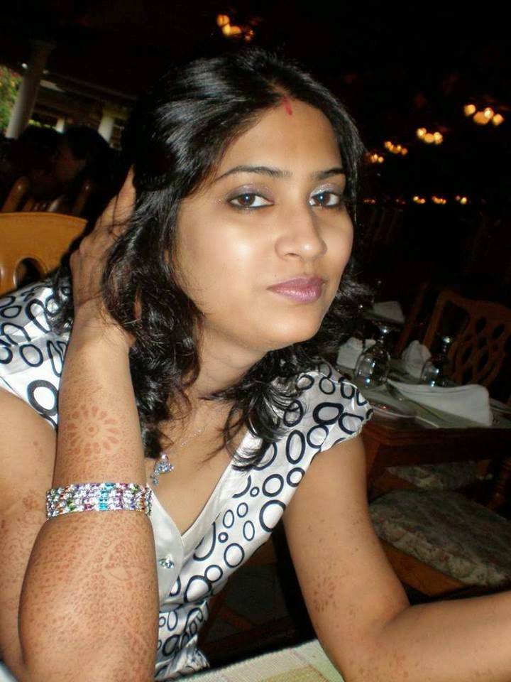 Beautiful Desi Sexy Girls Hot Videos Cute Pretty Photos Hot Desi Indian Girls Awesome Photos In