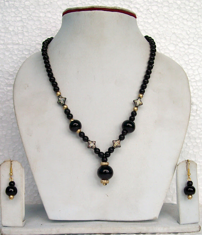 Black Bead Necklace With Earrings