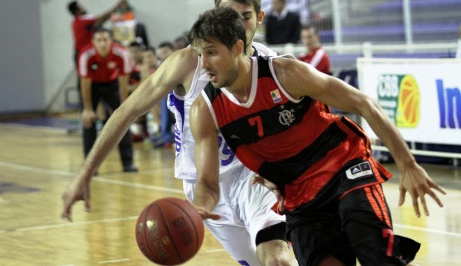 Fla supera caldeirão do Bauru, vence e fica a uma vitória das semis do NBB