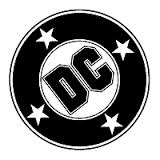 DC Comics . Logo : 2 círculos concentrícos: el externo contiene 4 estrellas de cinco puntos y el círculo interior central contiene las letras D y C