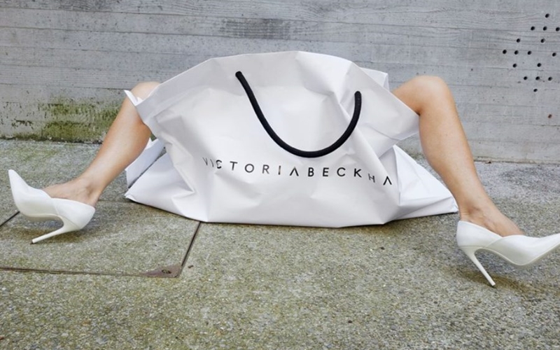 Victoria Beckham'dan Nostaljik Kampanya Victoria Beckham'dan Nostaljik Kampanya