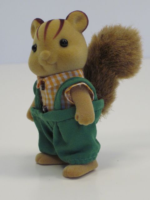 Calico Critters Chipmunk Squirrel Animal Family Play Set Kids Toy Gift NEW 