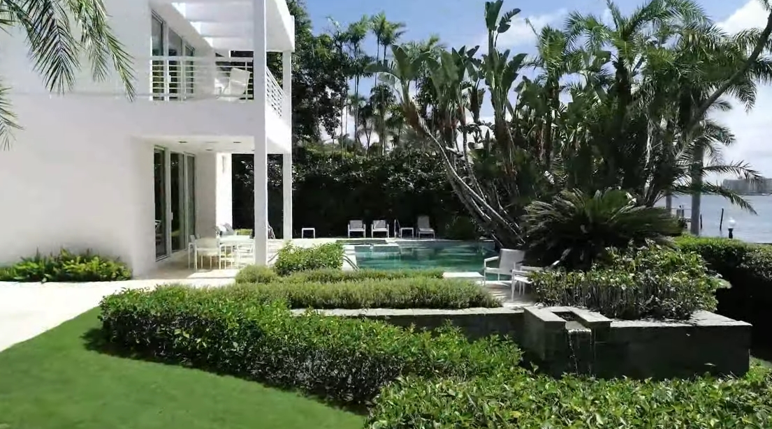 35 Interior Design Photos vs. 936 N Lake Way, Palm Beach, FL Luxury Home Tour