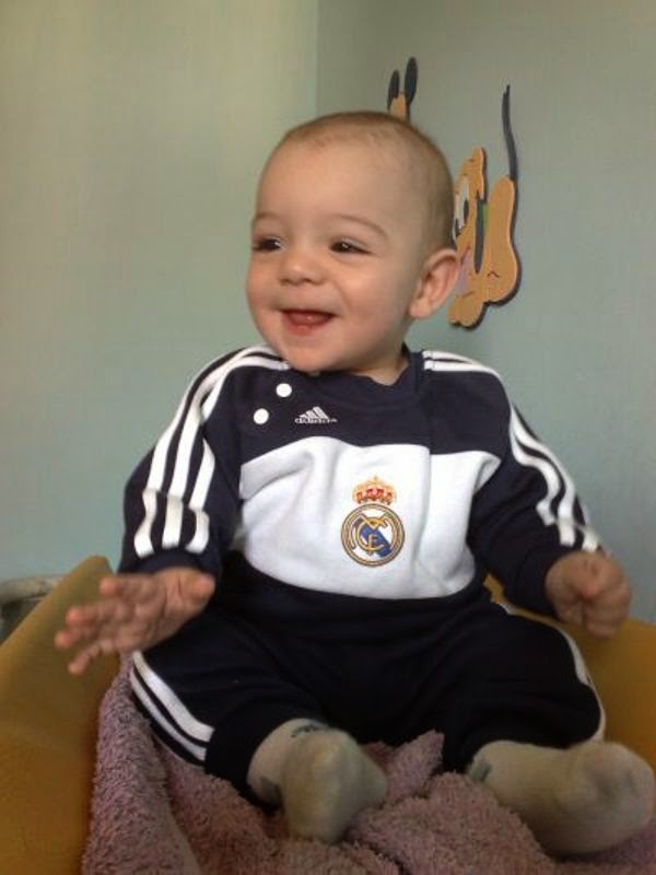 Kumpulan Foto Bayi Lucu Pakai Baju Sepak Bola Real Madrid