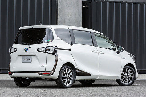 harga Toyota Sienta 