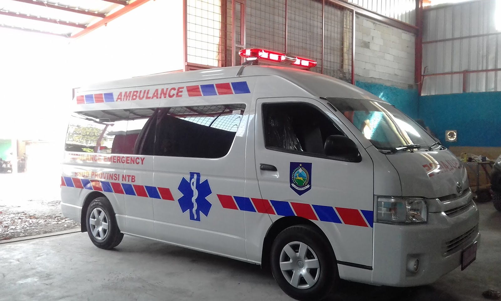 Karoseri Ambulance CVAPI Ambulance Toyota Hiace Harga Ambulance 2018