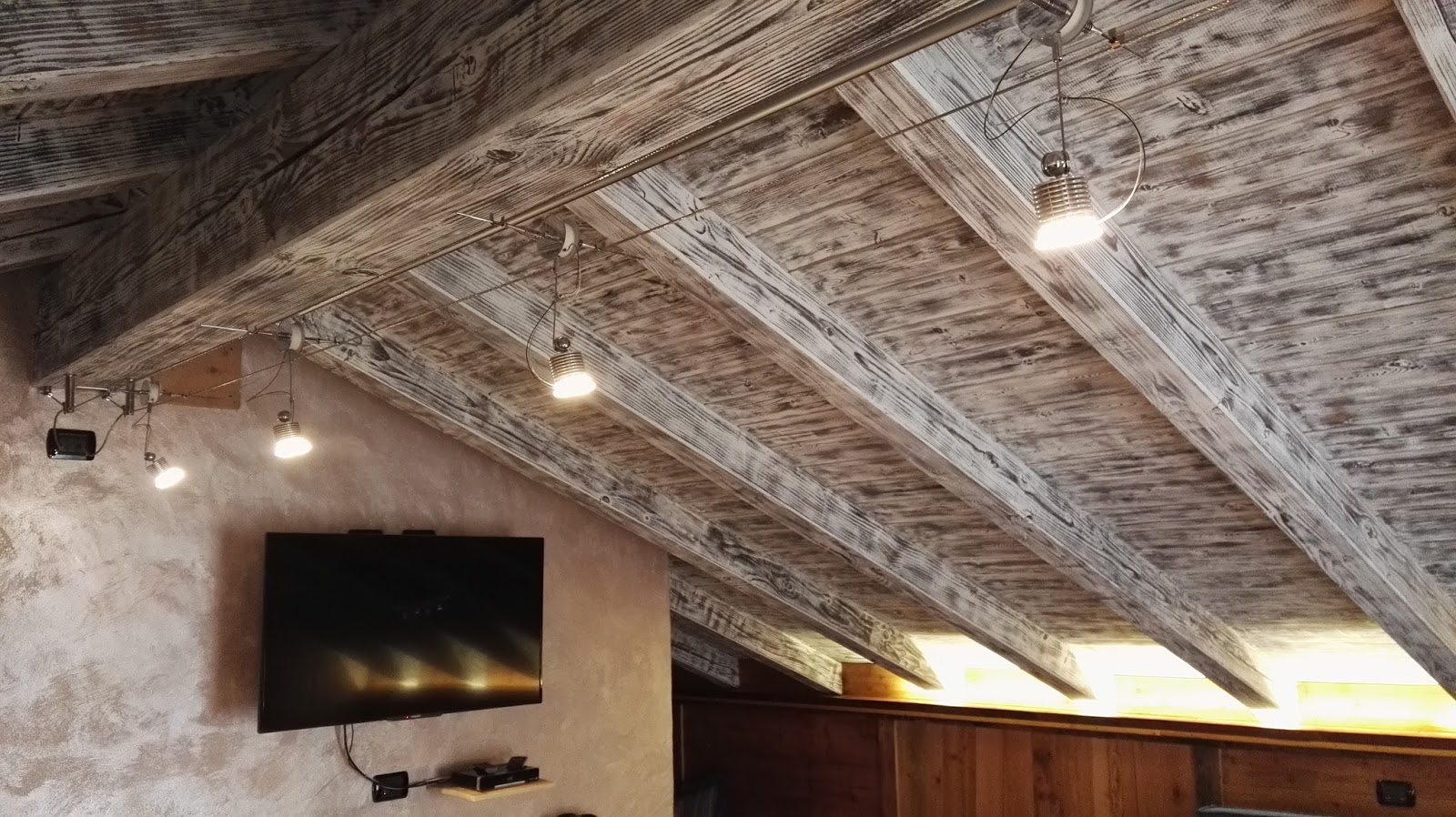 Illuminazione Cucina Con Travi A Vista : Illuminazione led casa maggio