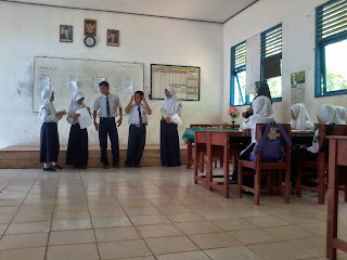 Contoh Soal Mengidentifikasi Kata Kerja Aktif Transitif dan Intransitif