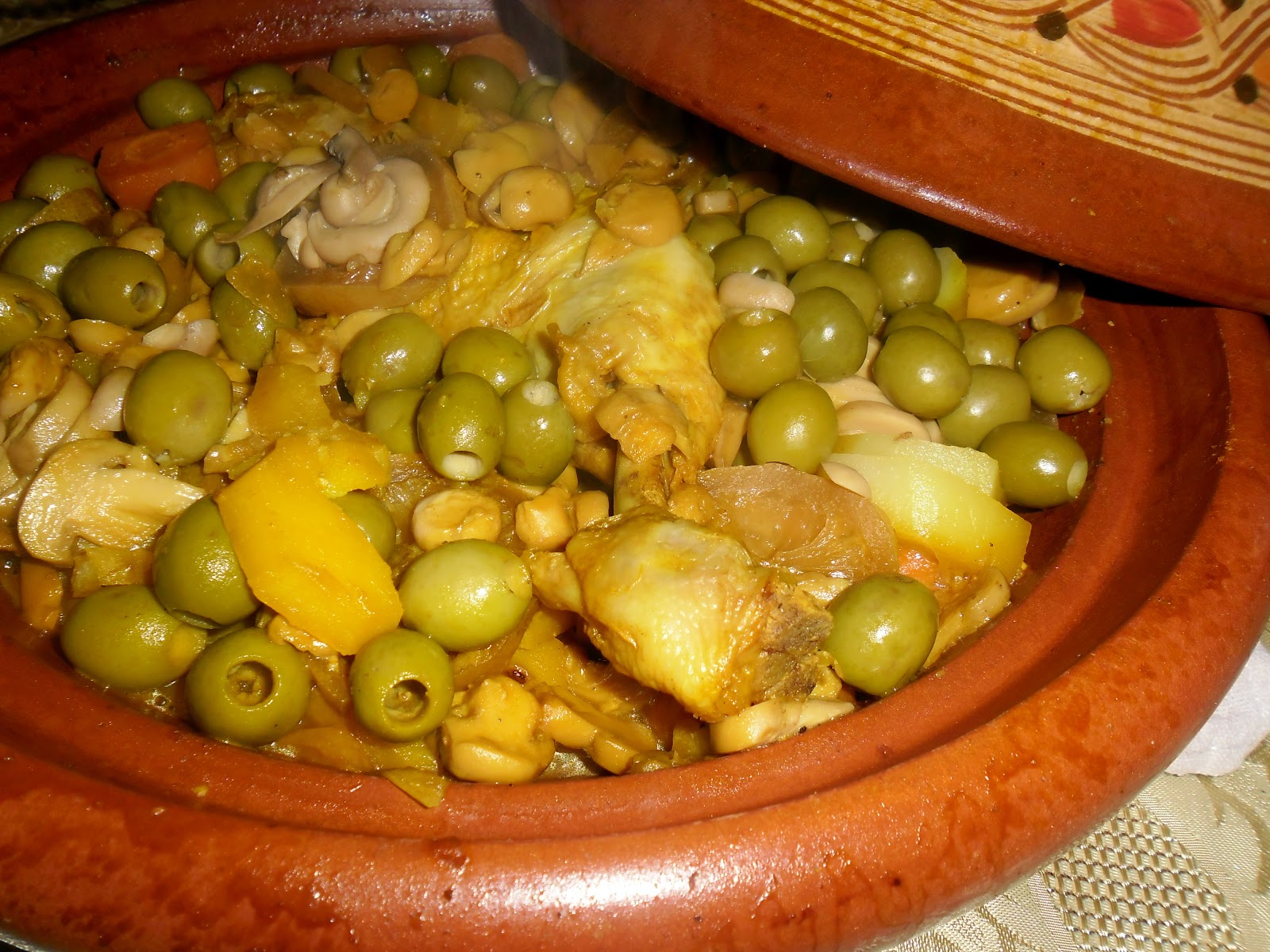Les gourmandizzzz d'Oumyass Tajine De Poulet aux Olives