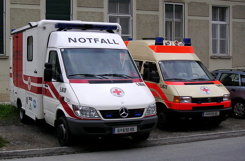 Gambar Transportasi Mobil Ambulance 05 Google
