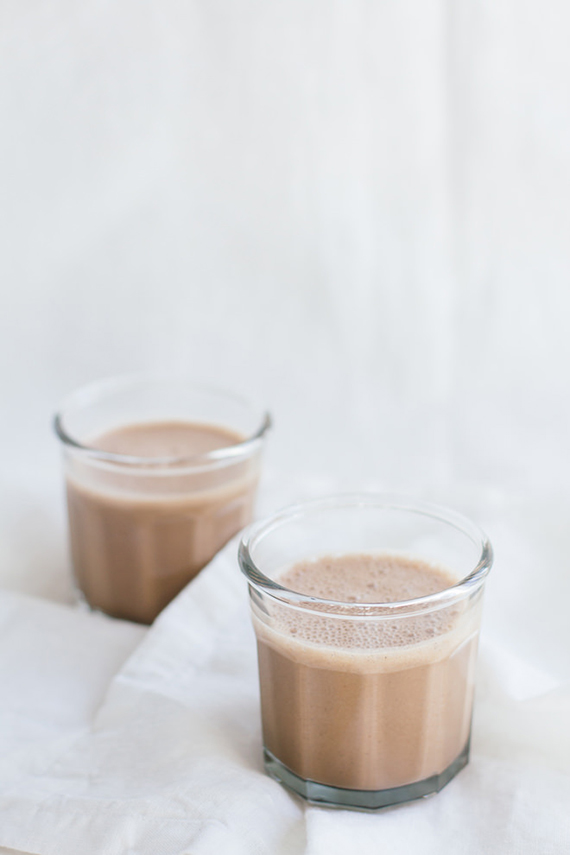 Mood-boosting cocoa smoothie recipe by Nutrition Stripped