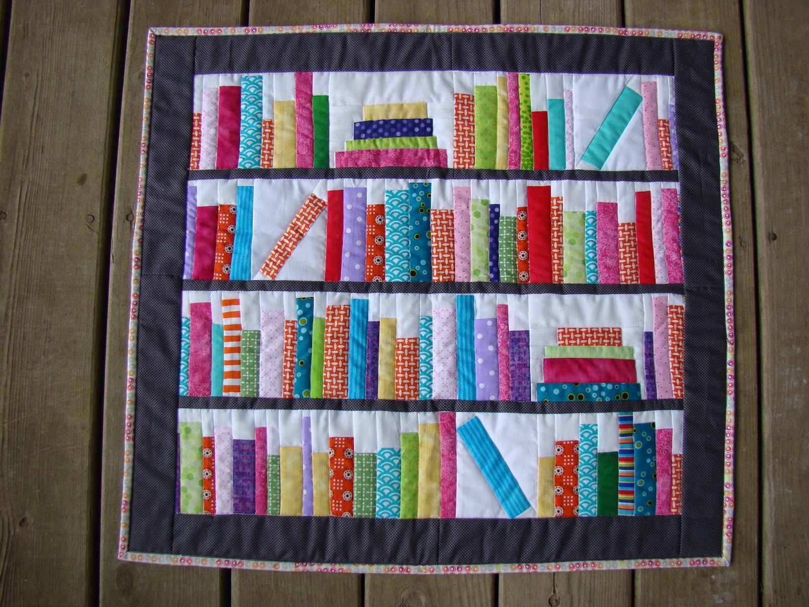 Slice of Pi Quilts Bookshelf Mini Quilt