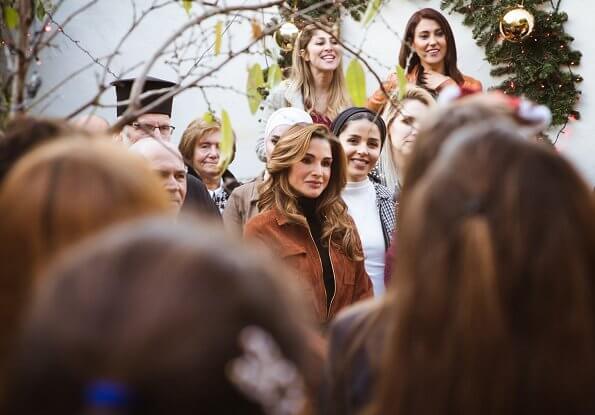 Queen Rania took part in Christmas celebrations with the residents of Fuhais at the town’s annual Christmas market