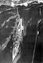 Vista aerea del Tirpitz en un fiordo