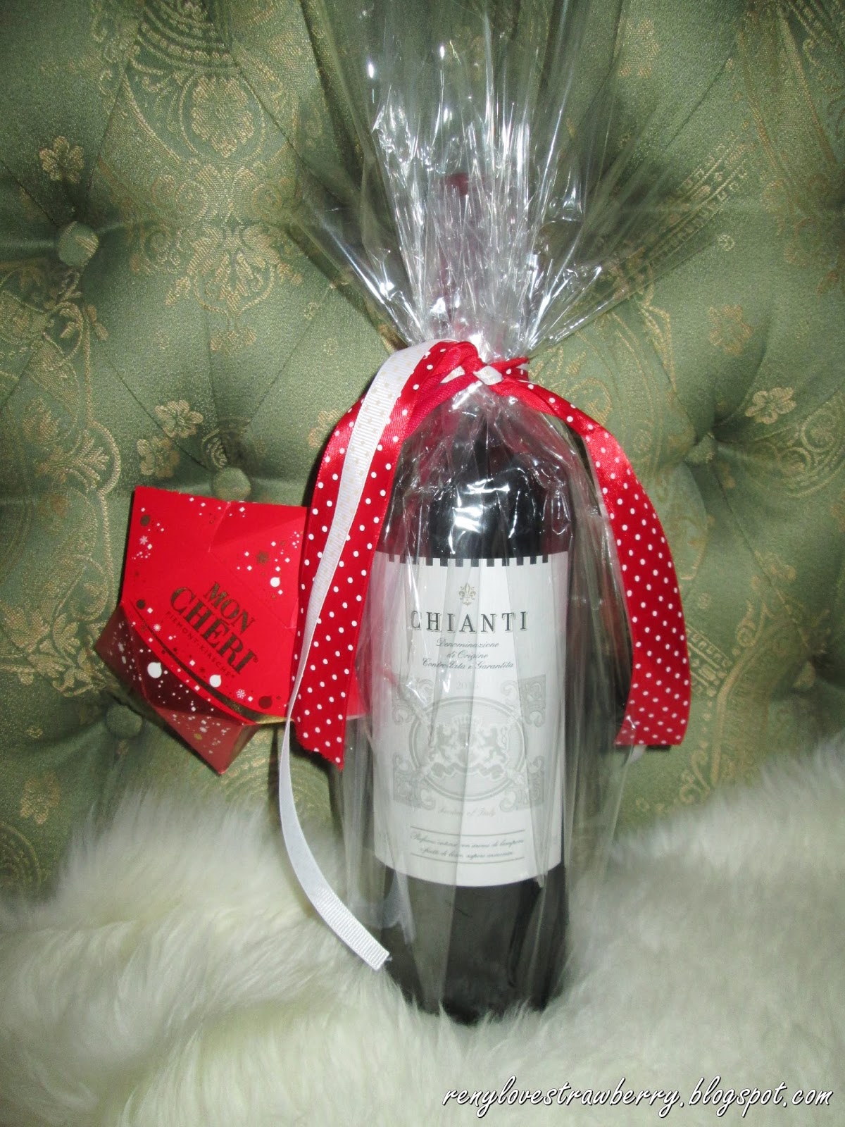 Strawberry Love by Reny Gift Guide DIY Wine Wrap Idea