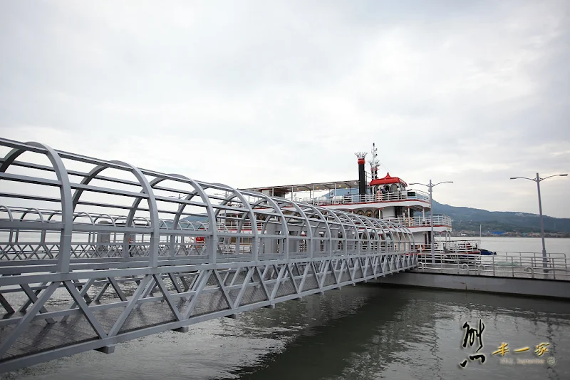 捷運關渡站搭遊輪賞景-大河之戀皇后號-仿馬克吐溫號明輪