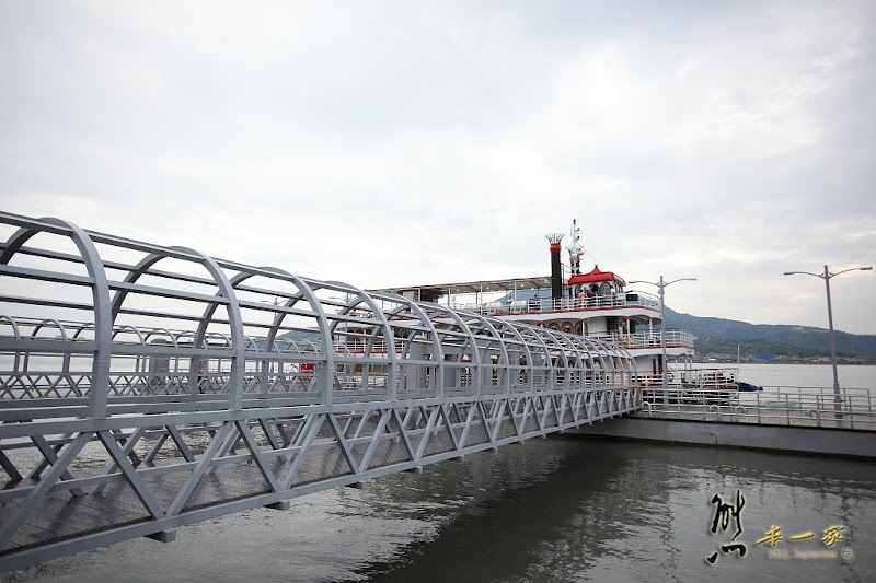 捷運關渡站搭遊輪賞景-大河之戀皇后號-仿馬克吐溫號明輪