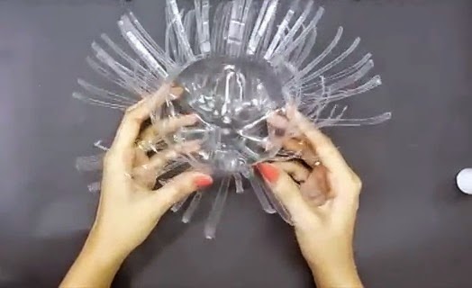 Cara Membuat Kerajinan  Tangan  Vas Bunga Unik  Dari  Botol 