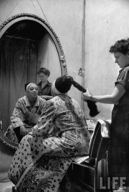 Collar City Brownstone: Josephine Baker - Extraordinary Style Icon