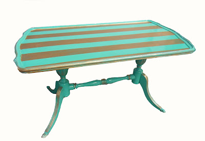 La Fábrica de Pájaros: mesa antigua en rayado