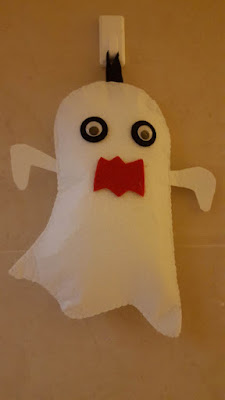 DIY scary ghost hand puppet DIY scary ghost hand puppet