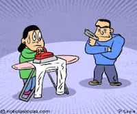 Chistes de amigos: Le pasó a un amigo Beto llega al café para encontrarse con un amigo. - Negro no sabes lo que me pasó, voy a un bar y pido un café, en la mesa de al lado una rubia que me mira, me mira, llamo al mozo y le digo que le sirva lo que ella le pida de mi parte, pide un cortado y me lo agradece con una sonrisa..