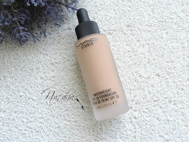 M.A.C Studio Waterweight SPF 30 Foundation | Makeup