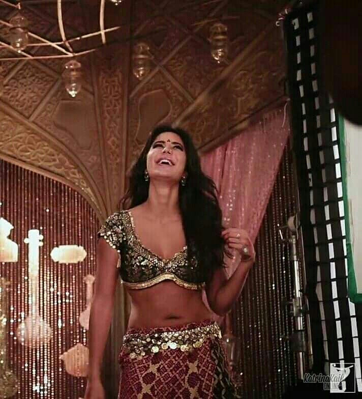 [Image: katrinakaif_ina_BpeuIe6gsrD_2.jpg]