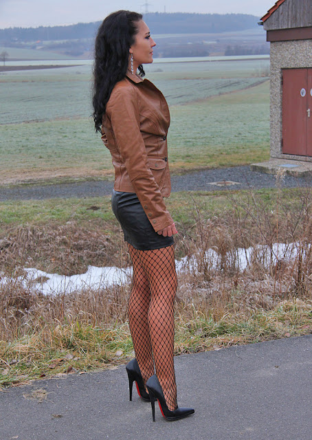 Lovely Ladies in Leather: Miscellaneous Leather 12: Leather Mini Skirts ...