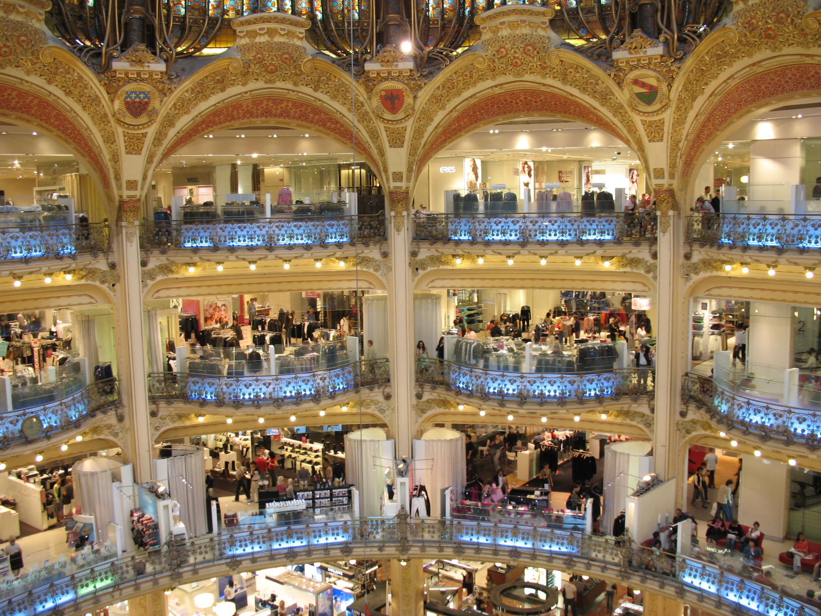 mogoparis-galleries-lafayette