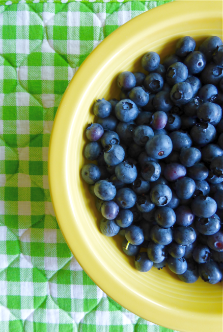 blueberries, fiestaware