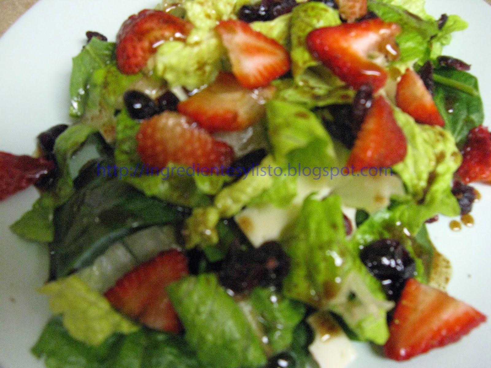 Ingredientes y ¡Listo!: Ensalada Verde con Fresas y Arándanos