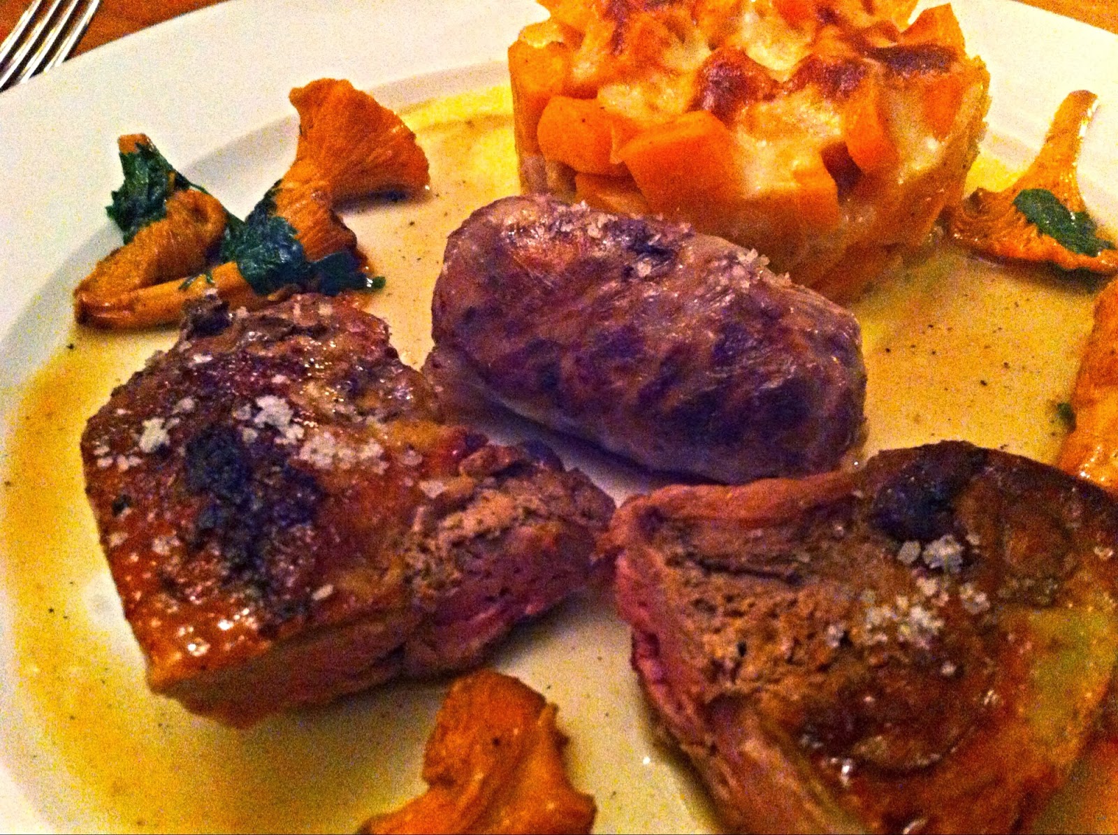 L´art de gourmet: Fasanenbrust gefüllt mit Foie gras, Fasanenwurst mit ...