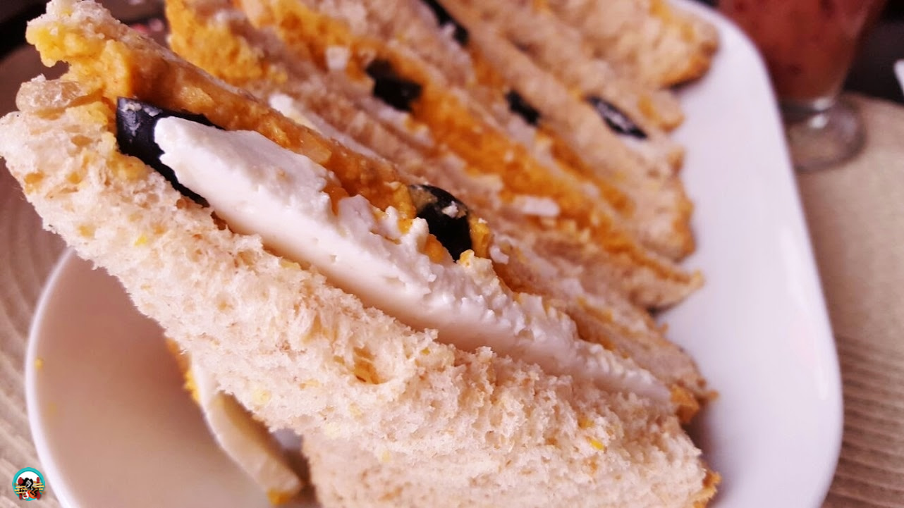 Sándwich de queso con hummus - ¡Huele Bien!