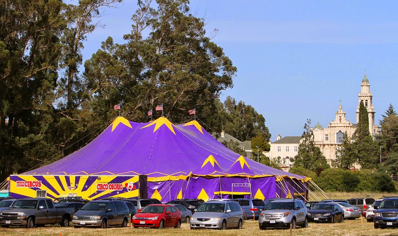 THE BALLOON MAN: AMERICAN CROWN CIRCUS